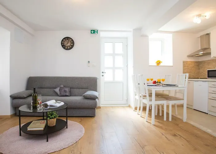 M&m Апартаменты *