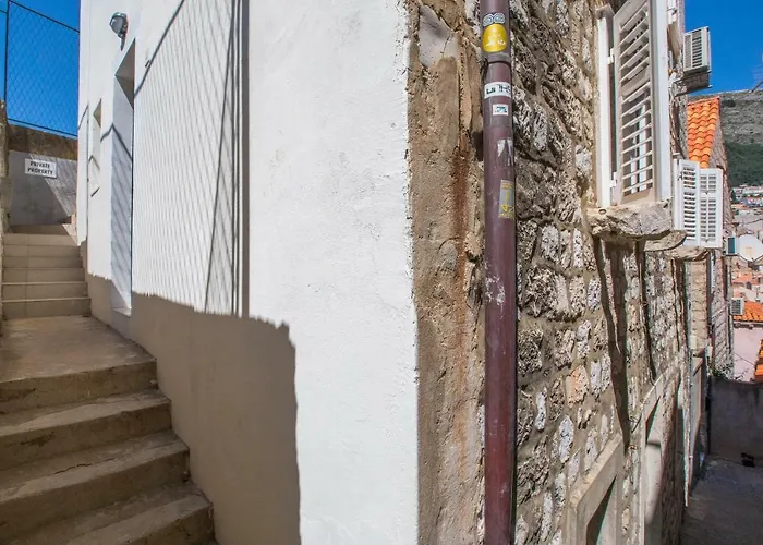 M&m Апартаменты *